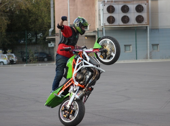 Мотошкола Мотополигон Программа: Стантрайдинг SM Мотошкола Мотополигон Программа: Стантрайдинг SM