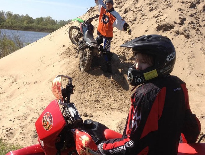 Мотошкола Мотополигон Программа: Эндуро: езда на грунте Мотошкола Мотополигон Программа: Эндуро: езда на грунте